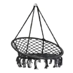 Viseća stolica u sobi za decu