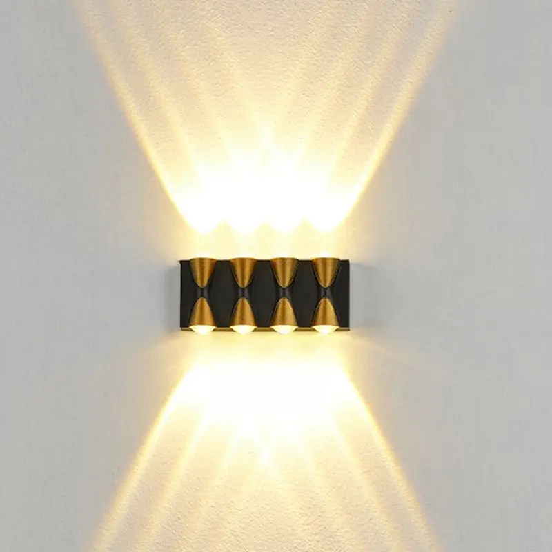 Spoljna zidna lampa